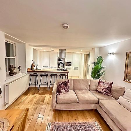 Opulent Oasis In London Apartment Ngoại thất bức ảnh