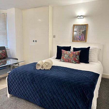 Opulent Oasis In London Apartment Ngoại thất bức ảnh