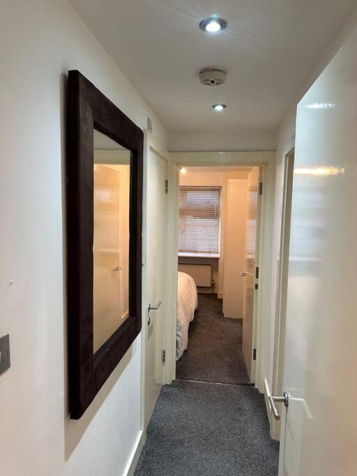 Opulent Oasis In London Apartment Ngoại thất bức ảnh