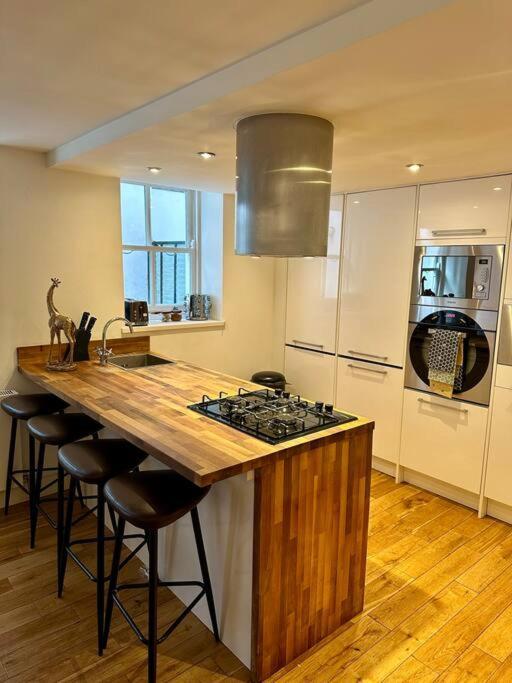 Opulent Oasis In London Apartment Ngoại thất bức ảnh