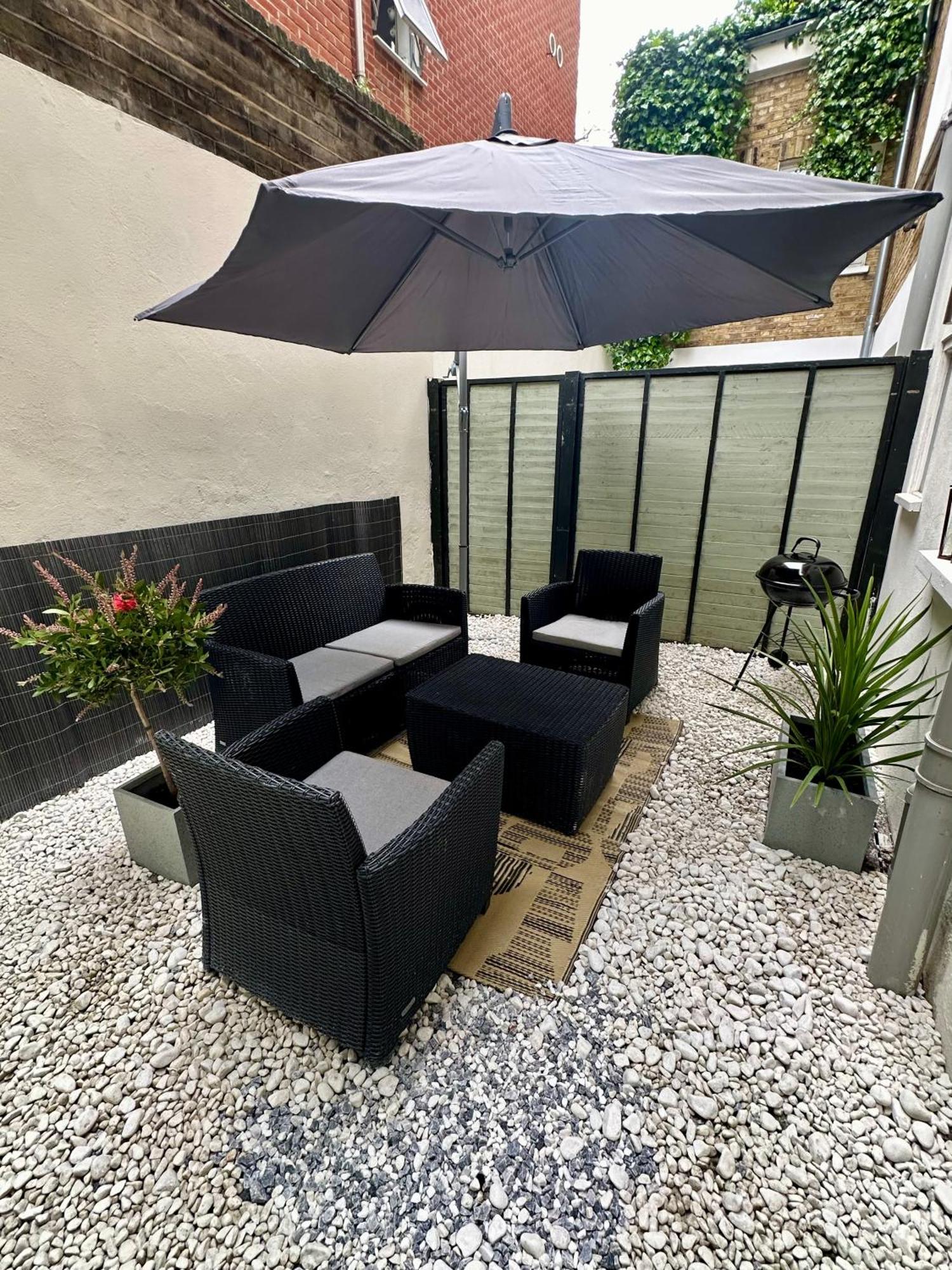 Opulent Oasis In London Apartment Ngoại thất bức ảnh