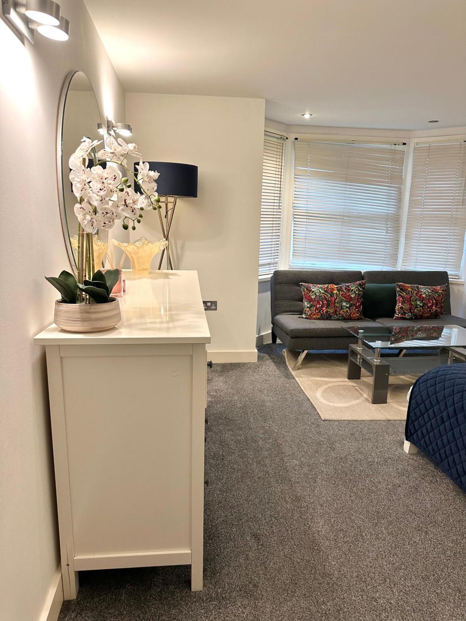 Opulent Oasis In London Apartment Ngoại thất bức ảnh