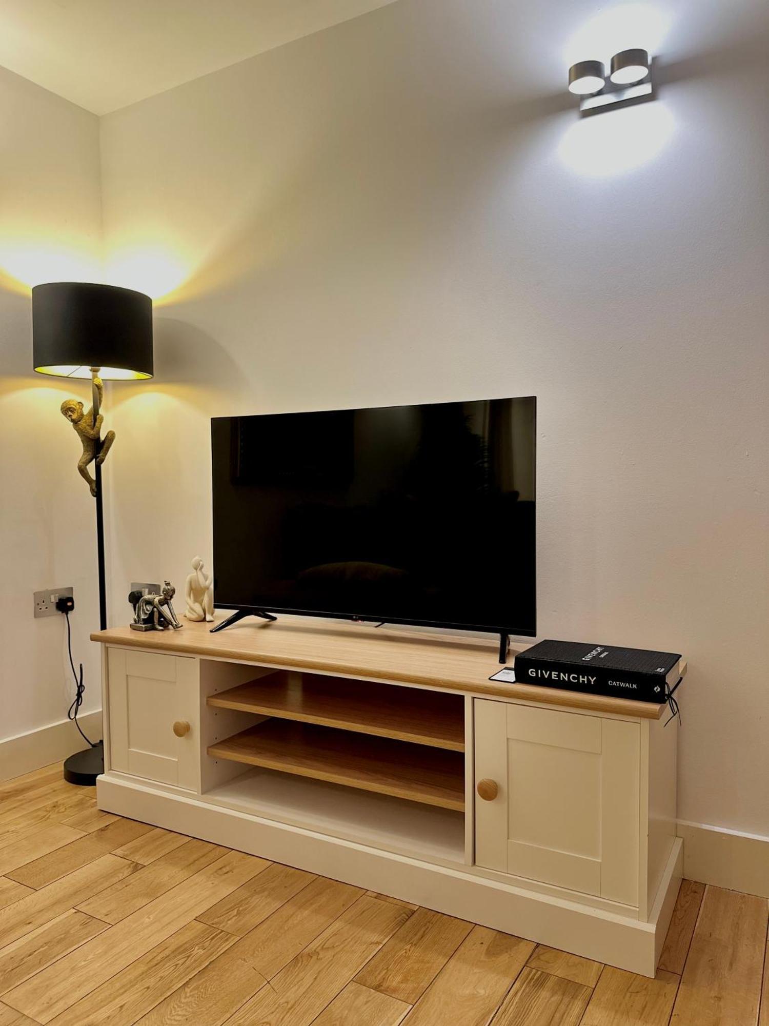 Opulent Oasis In London Apartment Ngoại thất bức ảnh