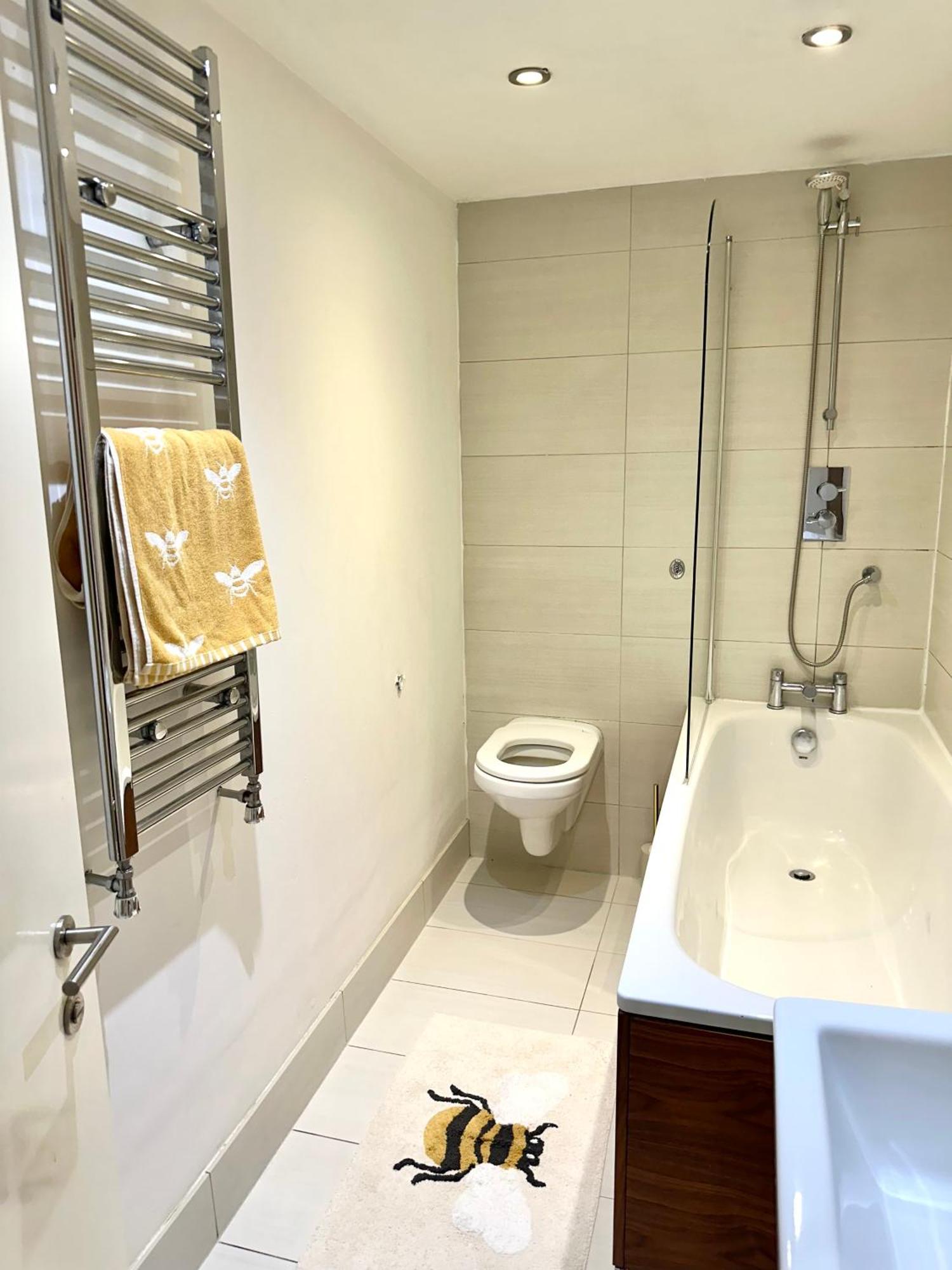 Opulent Oasis In London Apartment Ngoại thất bức ảnh