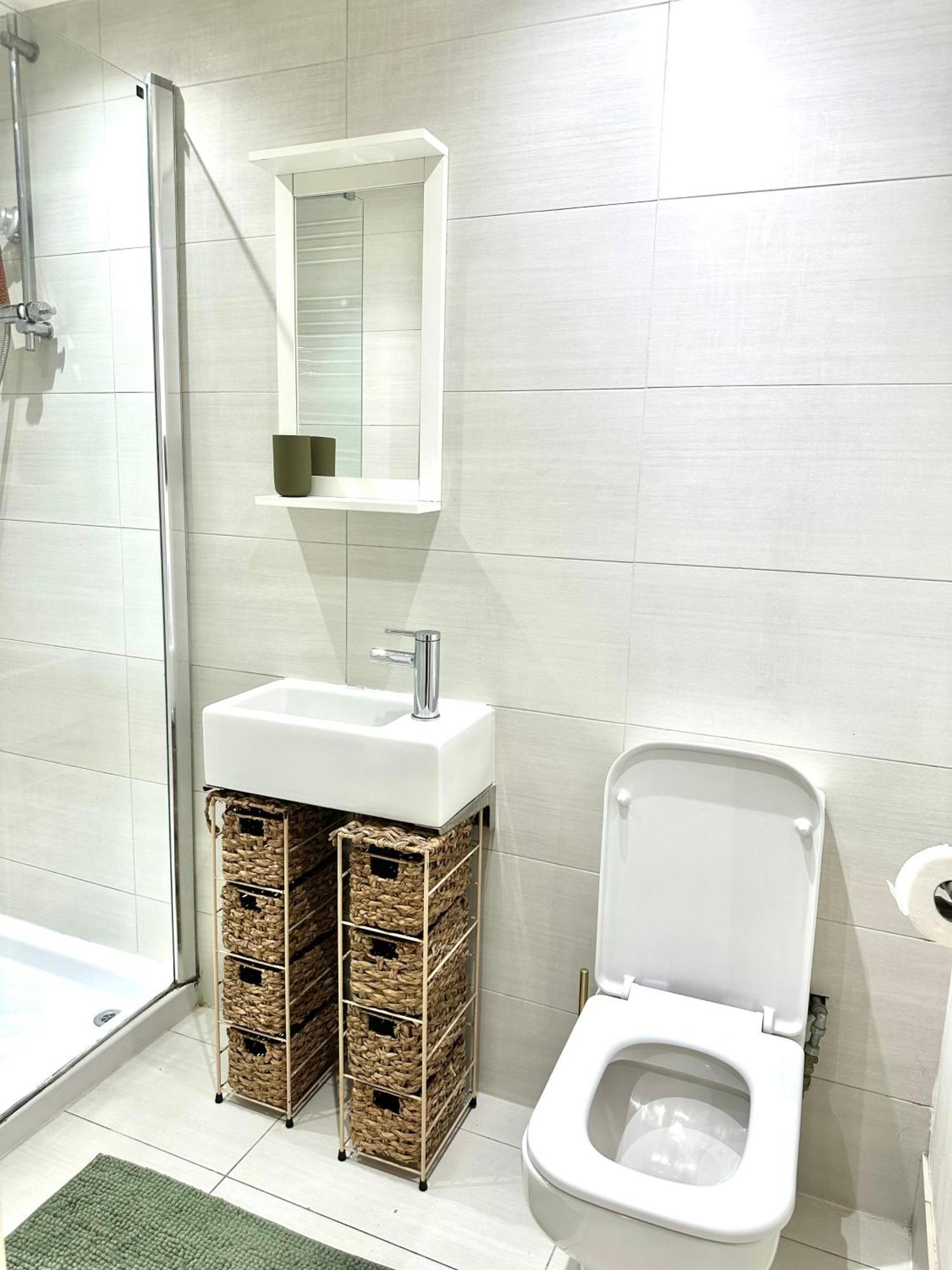 Opulent Oasis In London Apartment Ngoại thất bức ảnh